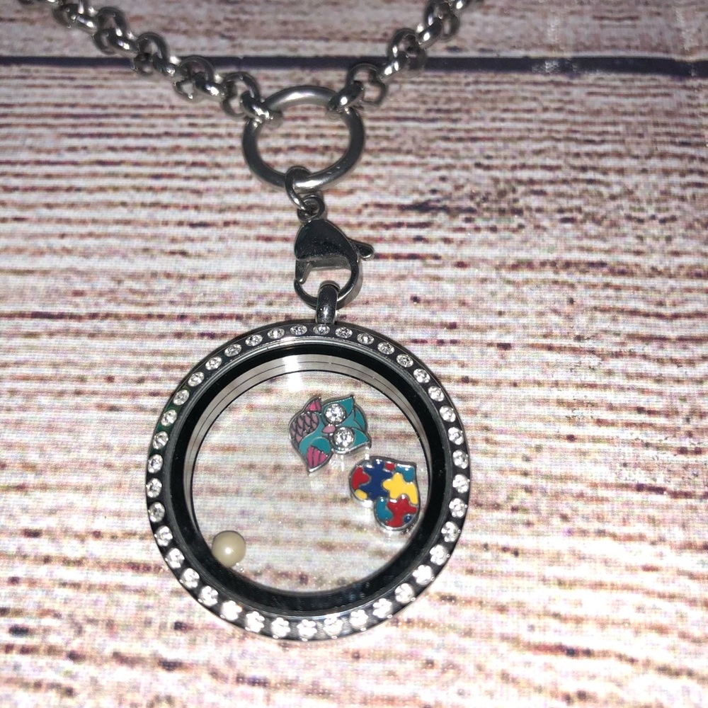 Origami Owl Locket Necklace - Picture 2 of 6